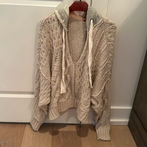 Oversized pullover sweater/hoodie